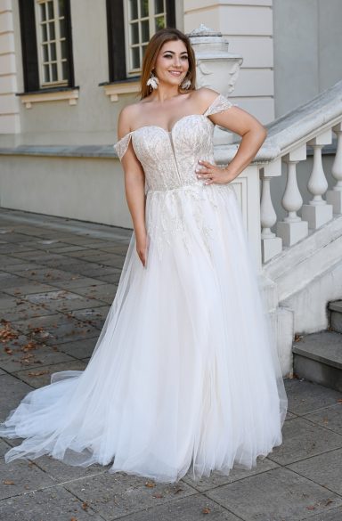 Curvy Brautkleid 